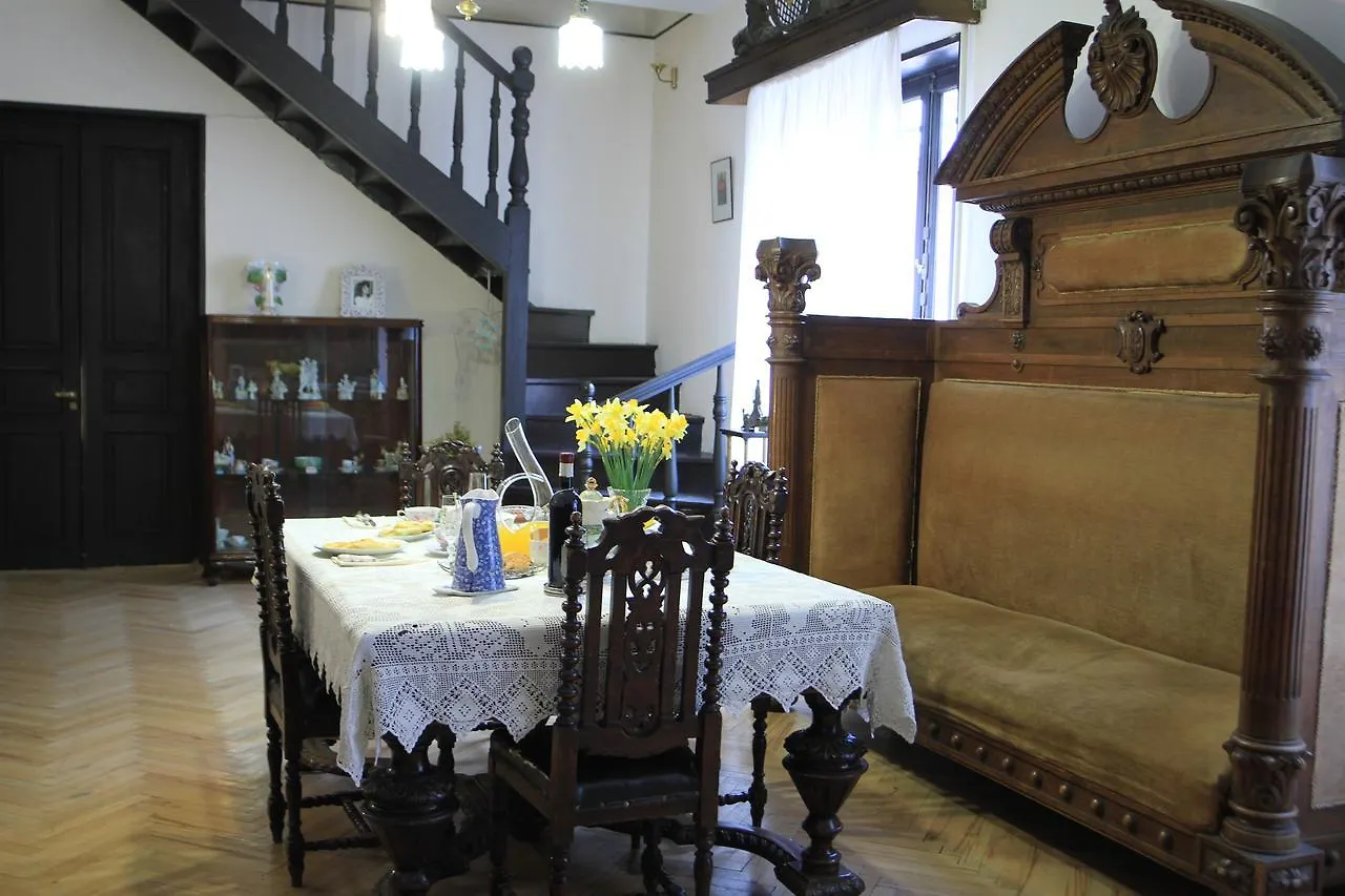 Home 12 Tbilisi Guest house